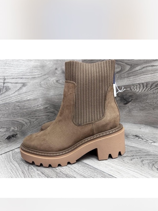 Universal Thread Shoes - Universal Thread Chelsea Bootie - Taupe
